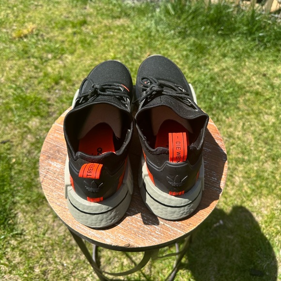 Adidas NMD R1 Size 11.5 Core Black/ Solar Red - Picture 2 of 7